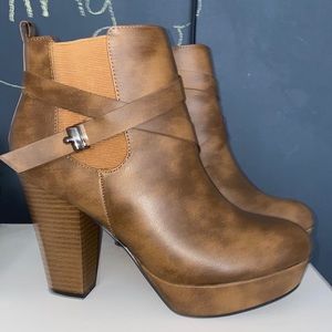 Dominique Nicole Heeled Boots